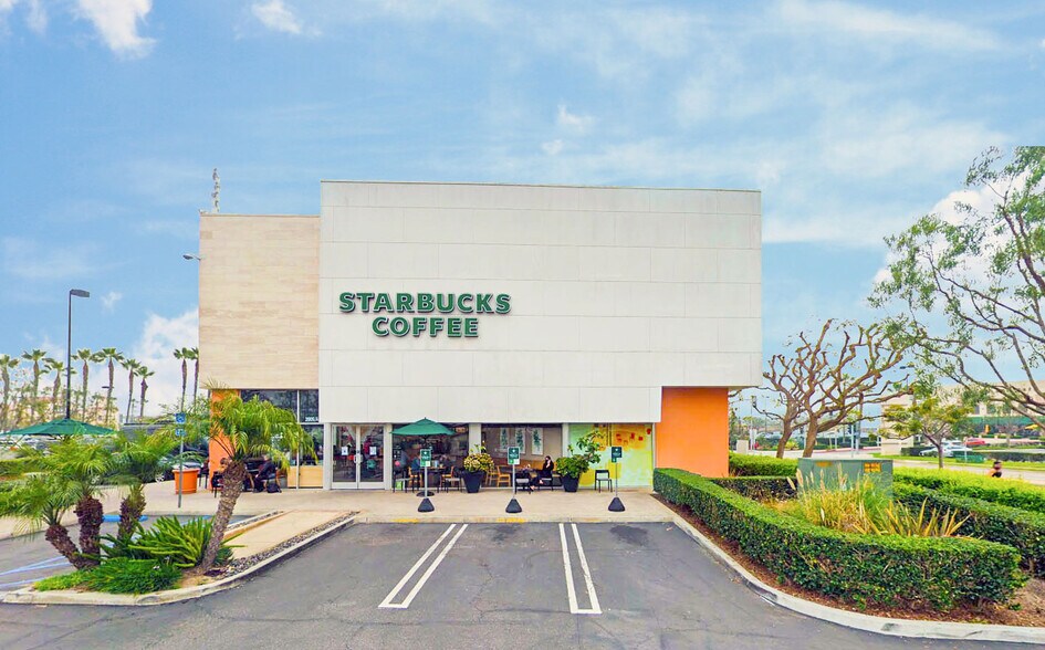 700 S Sepulveda Blvd, El Segundo, CA à louer - Photo de l’immeuble – Image 2 sur 3