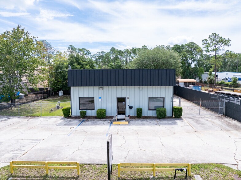 9555 Sunbeam Center Dr, Jacksonville, FL à vendre - Photo de l’immeuble – Image 2 sur 12