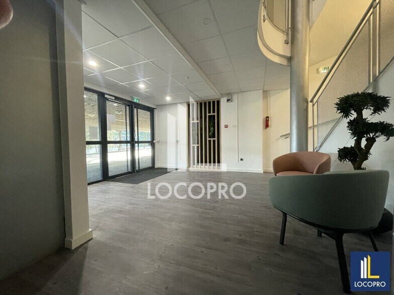 Bureau dans SOPHIA ANTIPOLIS à louer - Hall d’entrée – Image 2 sur 14