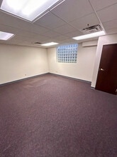 106 W Wilson St, Batavia, IL à louer Photo intérieure– Image 1 sur 4