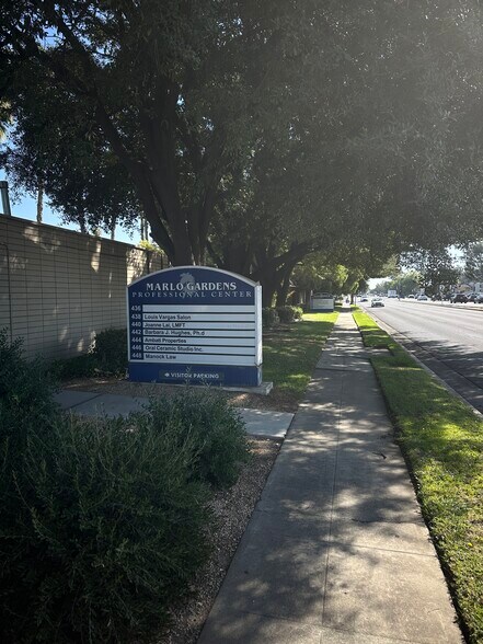 448 W Shaw Ave, Fresno, CA à vendre - Photo de l’immeuble – Image 1 sur 1
