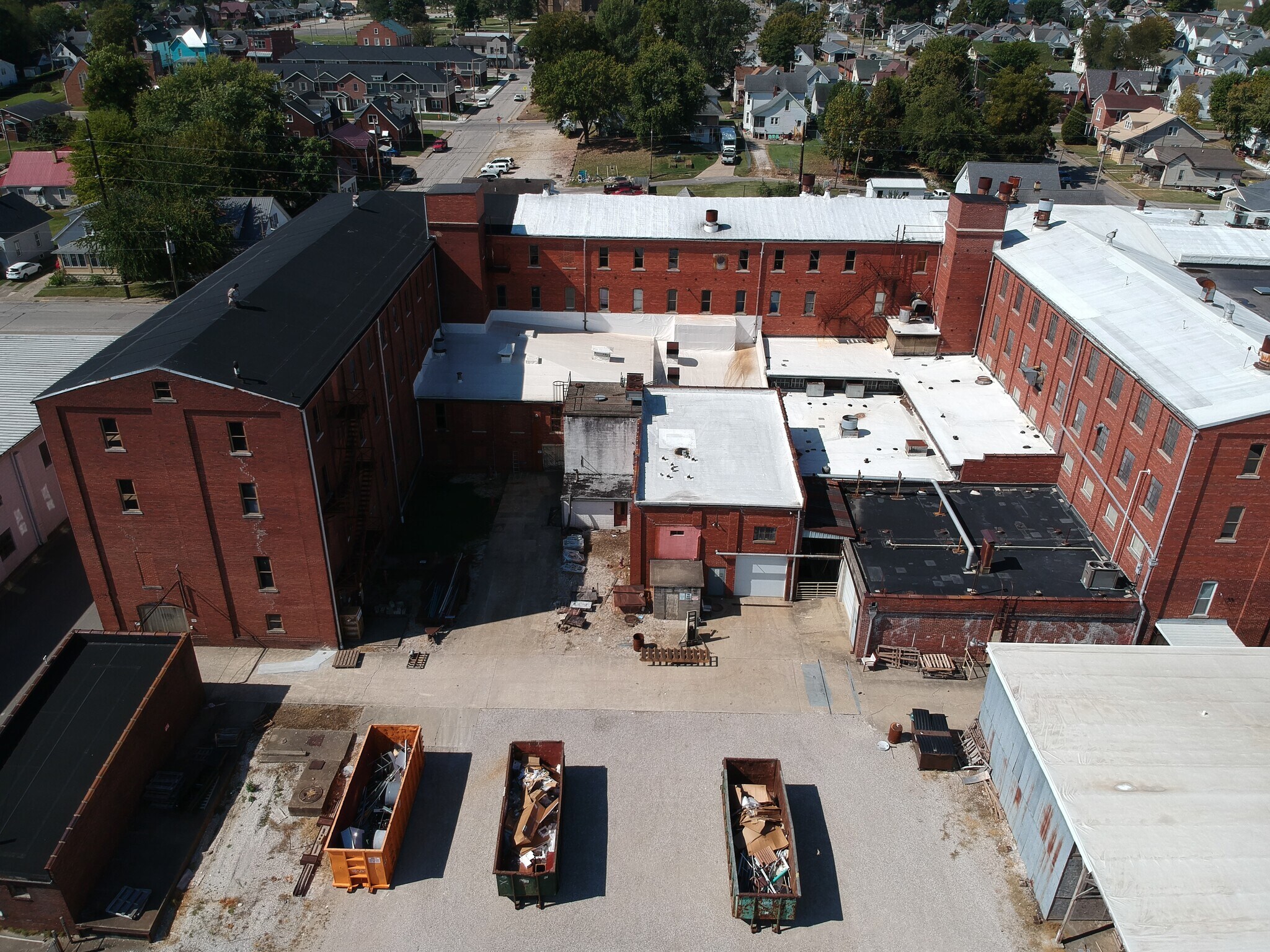 1224 Mill St, Jasper, IN à vendre Photo principale– Image 1 sur 29