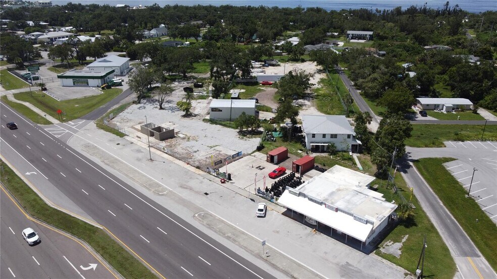 4569 Tamiami Trl, Port Charlotte, FL à vendre - Photo de l’immeuble – Image 1 sur 15