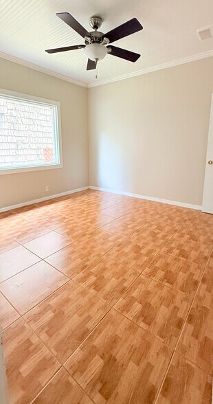 808 NW 23rd Ave, Gainesville, FL à louer - Photo de l’immeuble – Image 3 sur 5