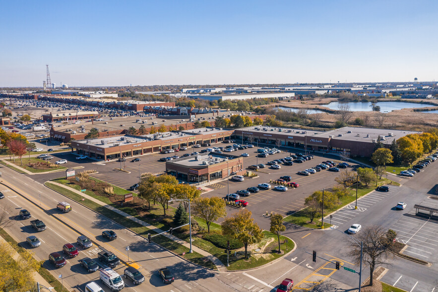 398-402 W Army Trail Rd, Bloomingdale, IL à louer - Photo de l’immeuble – Image 1 sur 8