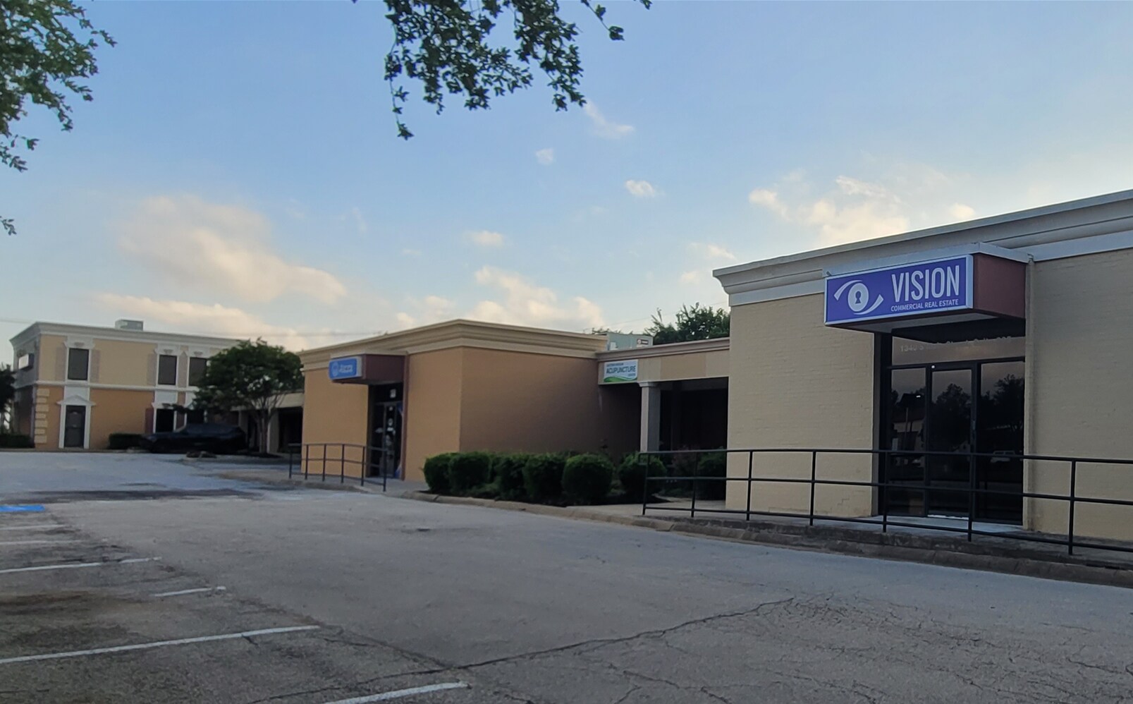 1340 S main St, Grapevine, TX à vendre Photo de l’immeuble– Image 1 sur 22