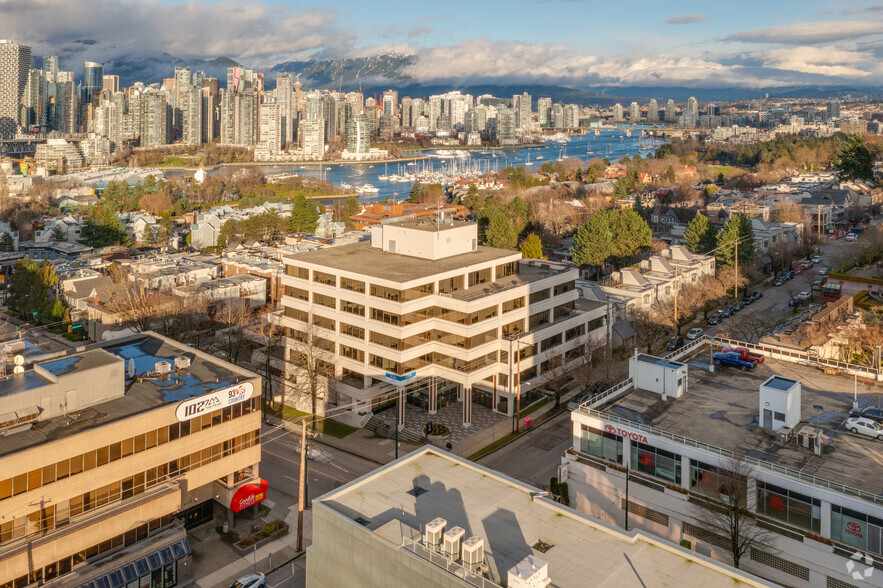 1385 W 8th Ave, Vancouver, BC à louer - Photo de l’immeuble – Image 3 sur 6