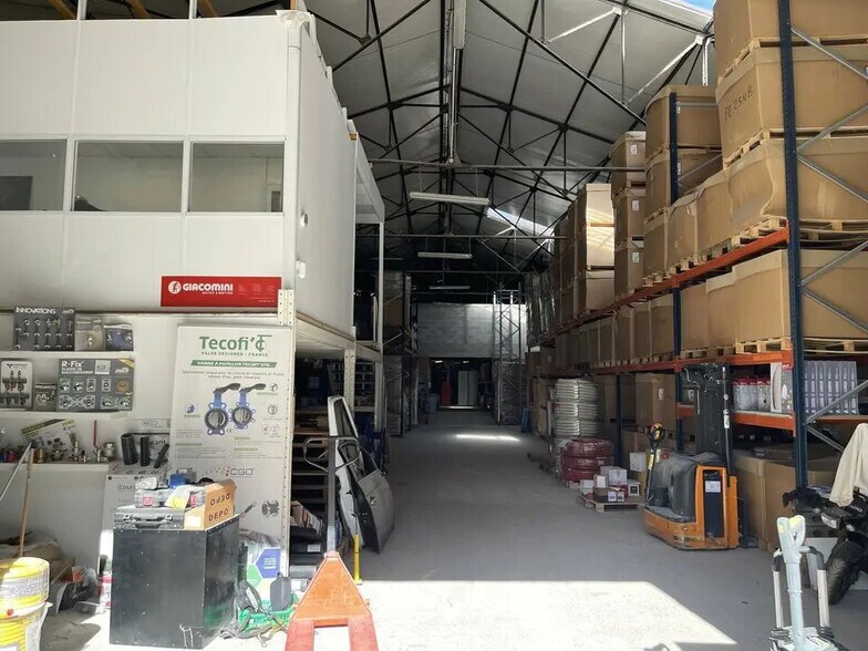 Local d’activités dans Gémenos à louer - Photo intérieure – Image 3 sur 10