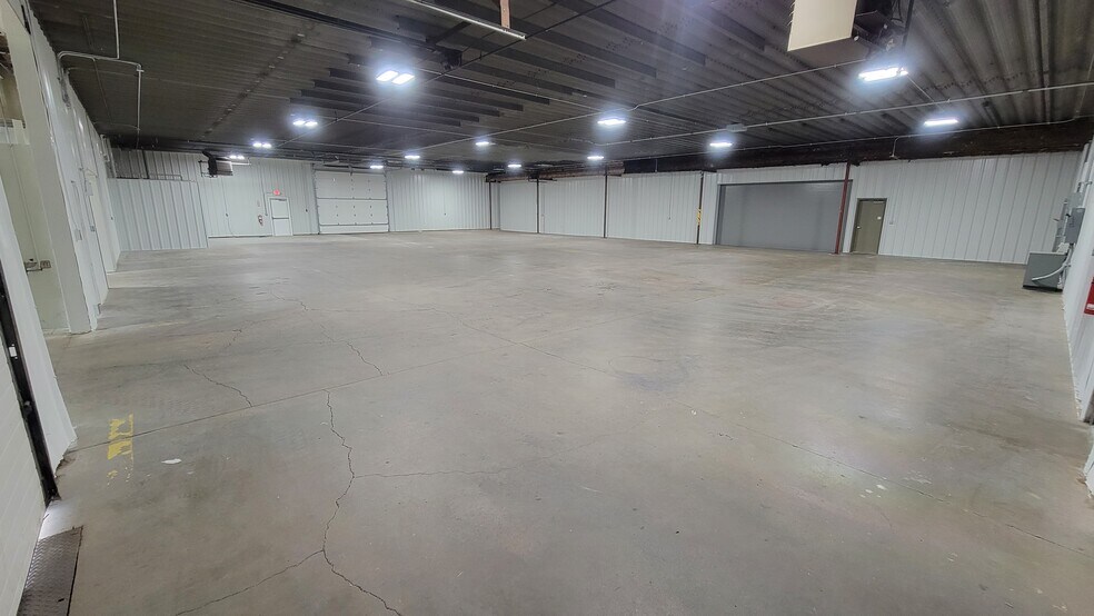 1751 12th Ave, Columbus, NE à louer - Photo de l’immeuble – Image 3 sur 15