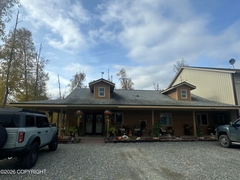 1000 S Ridgecrest Rd, Wasilla, AK à vendre - Photo principale – Image 1 sur 58