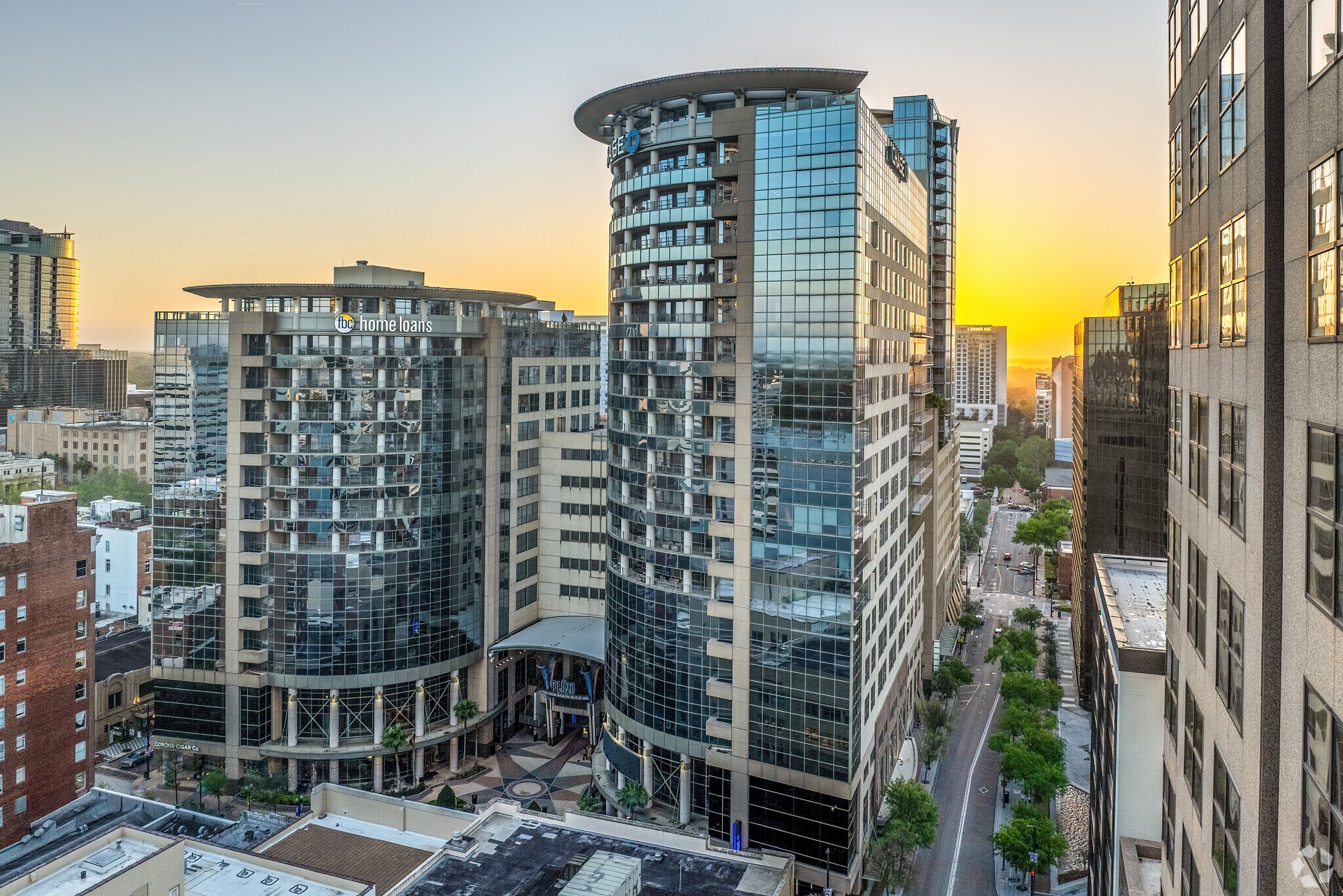 121-189 S Orange Ave, Orlando, FL à louer Photo principale– Image 1 sur 13