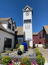 200 Clock Tower Pl, Carmel, CA à louer Photo de l’immeuble– Image 2 sur 10