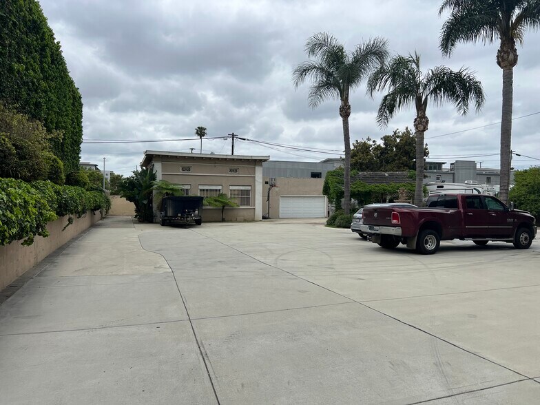 1642 E 4th St, Santa Ana, CA à vendre - Photo de l’immeuble – Image 3 sur 5