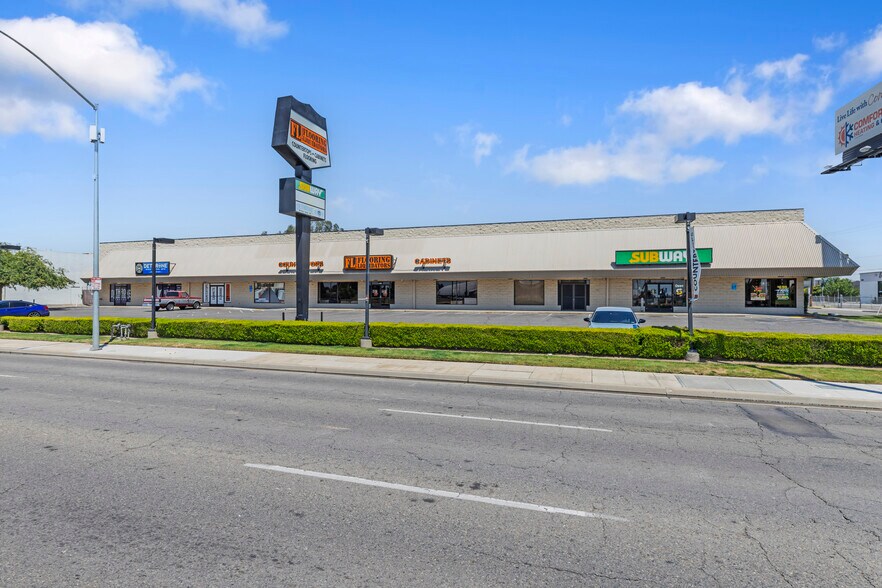2448-2452 N Clovis Ave, Fresno, CA à vendre - Photo de l’immeuble – Image 2 sur 8