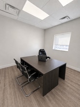 2482 Dufferin St, Toronto, ON à louer Photo intérieure– Image 2 sur 2