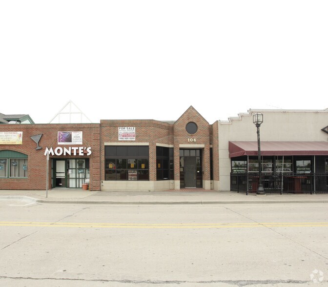 104 Macomb Pl, Mount Clemens, MI à louer - Photo de l’immeuble – Image 3 sur 50
