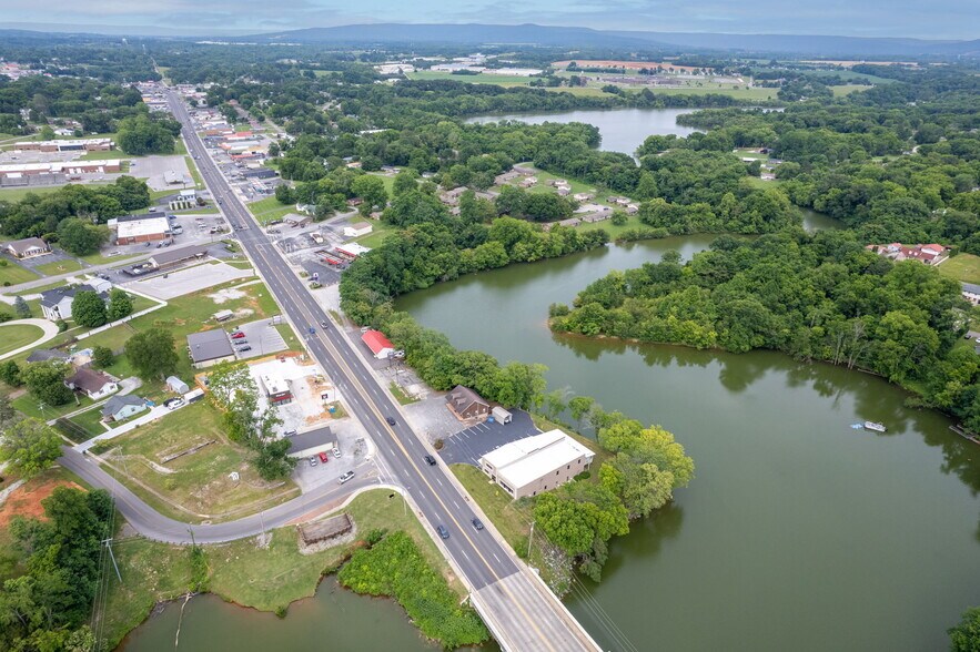 410 Dinah Shore Blvd, Winchester, TN à vendre - Photo de l’immeuble – Image 3 sur 96