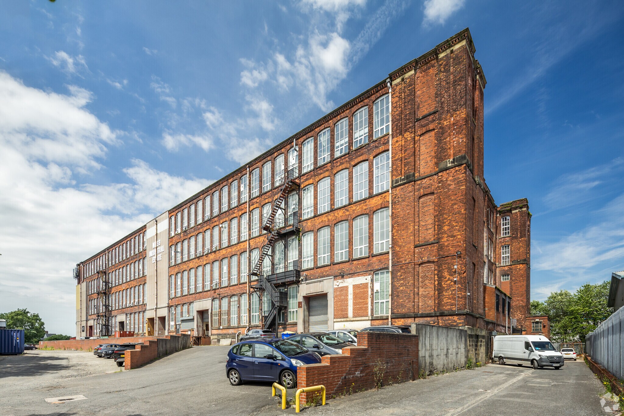 Woodbine St, Rochdale à louer Photo principale– Image 1 sur 4