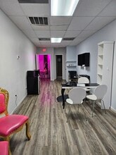 1402-1434 E Fletcher Ave, Tampa, FL à louer Photo intérieure– Image 1 sur 5