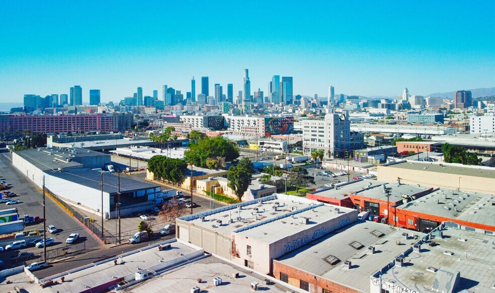 1908 E 7th Pl, Los Angeles, CA à vendre - Photo de l’immeuble – Image 2 sur 6