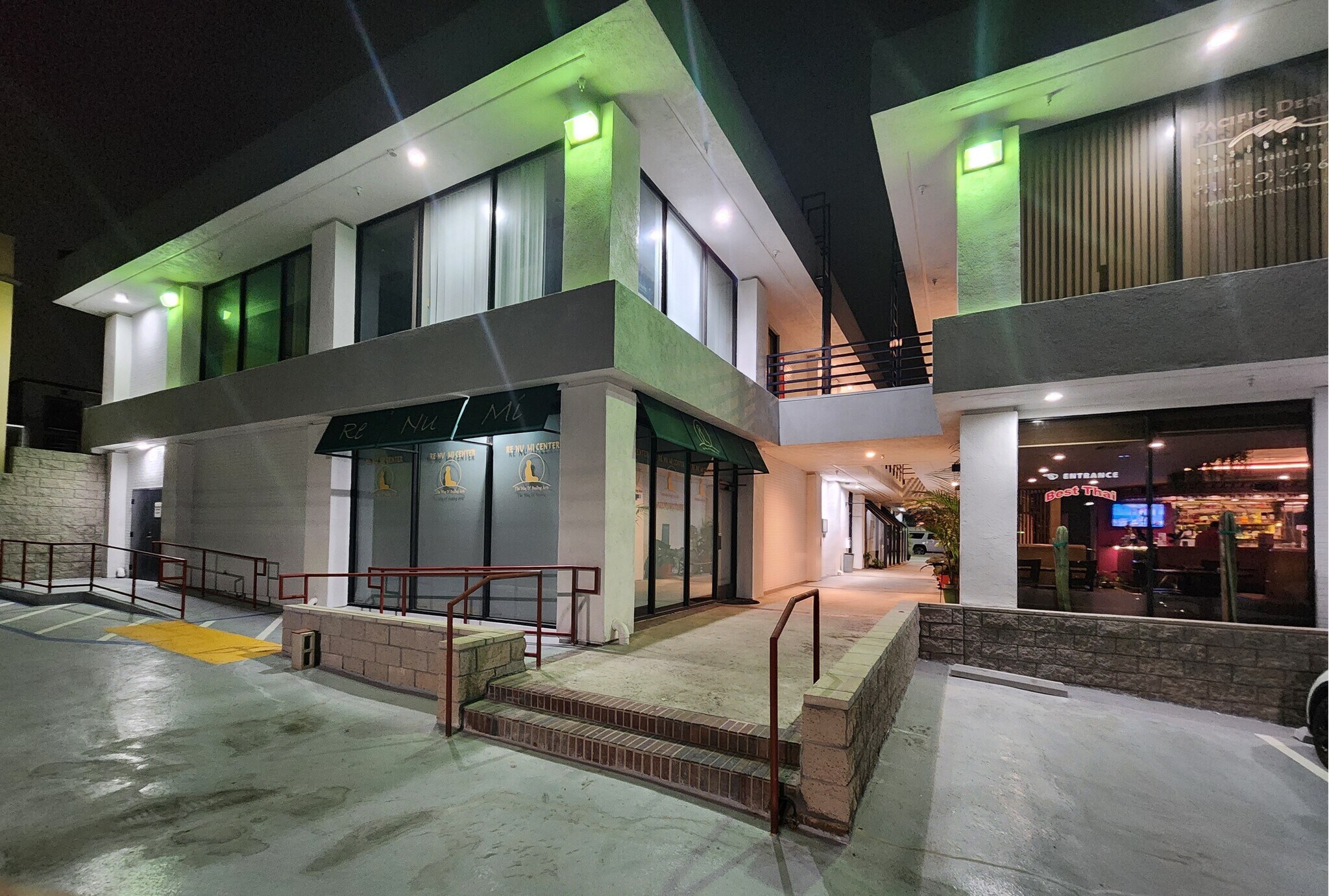 901 N Pacific Coast Hwy, Redondo Beach, CA à louer Photo de l’immeuble– Image 1 sur 28