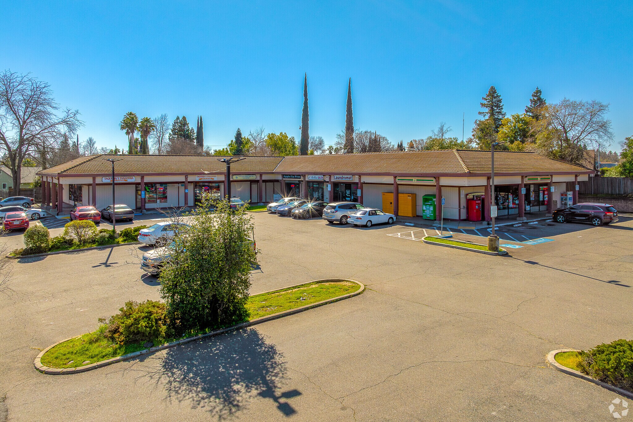 500 Cirby Way, Roseville, CA à vendre Photo principale– Image 1 sur 26