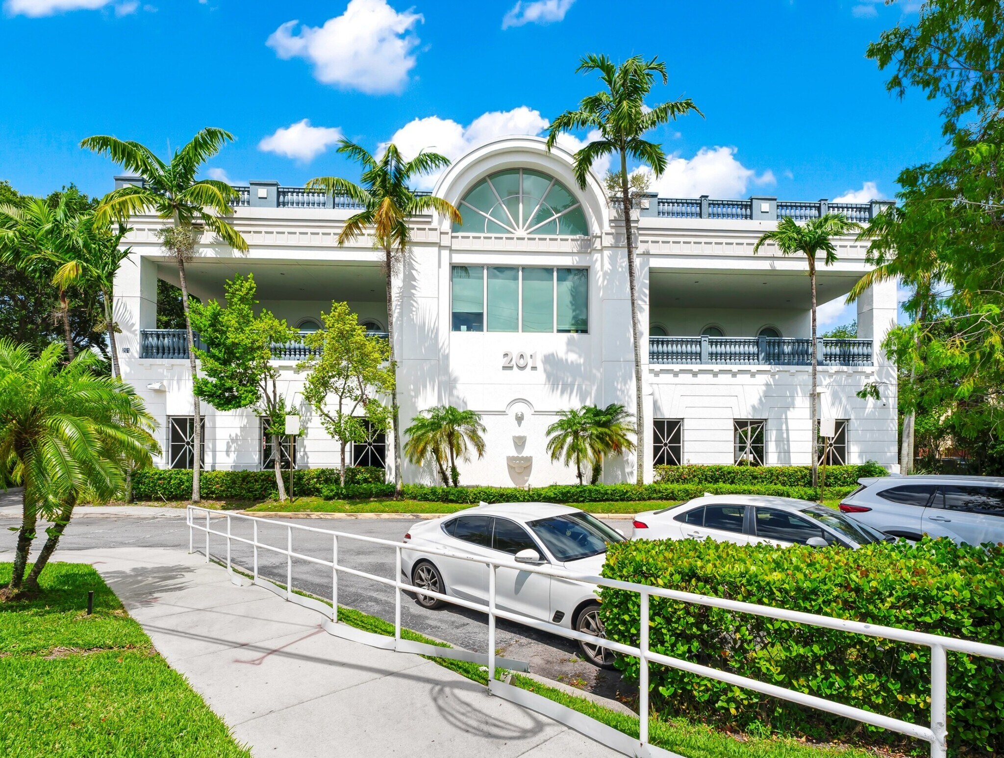 201 N Pine Island Rd, Plantation, FL à vendre Photo de l’immeuble– Image 1 sur 7