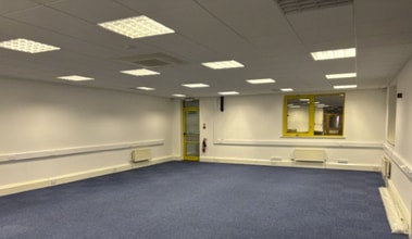 Bruntcliffe Way, Morley à louer Photo intérieure– Image 2 sur 2