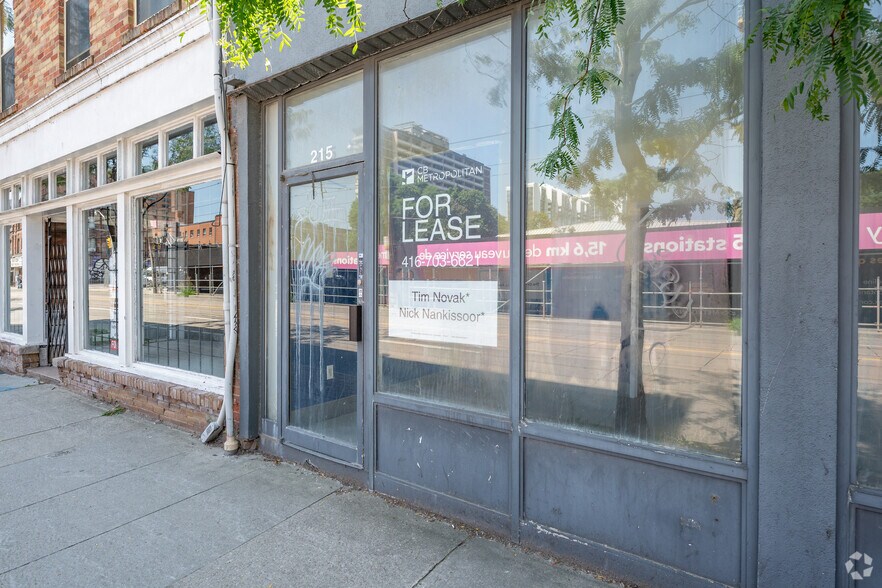 215 Queen St E, Toronto, ON à louer - Photo de l’immeuble – Image 3 sur 3