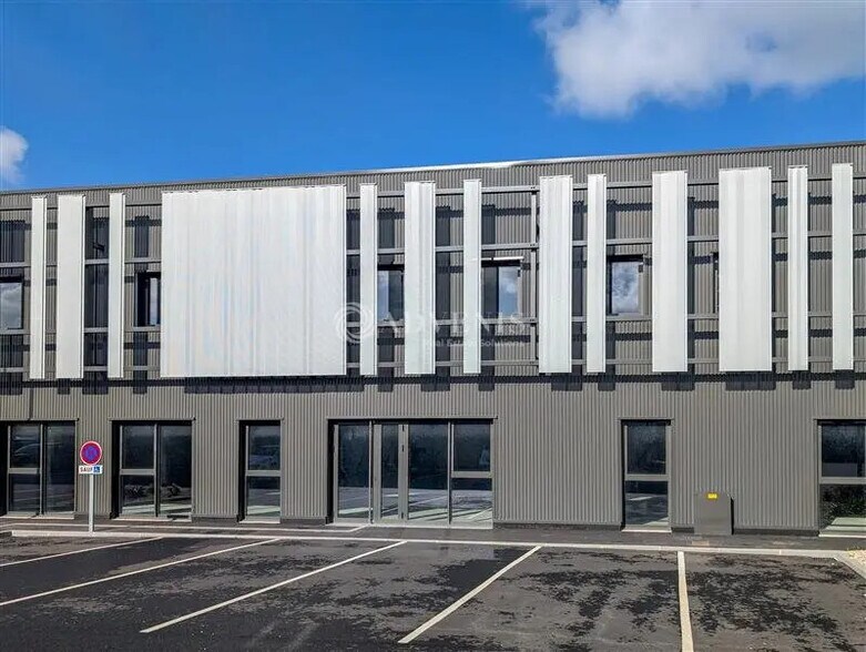 Local d'activités dans Trégueux à vendre - Photo de l’immeuble – Image 1 sur 4