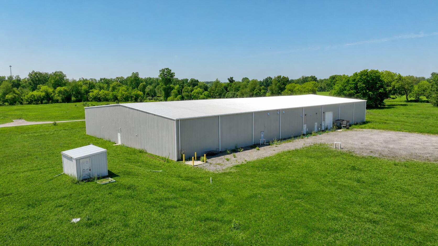 8975 Page Ave, Jackson, MI à vendre Photo de l’immeuble– Image 1 sur 46