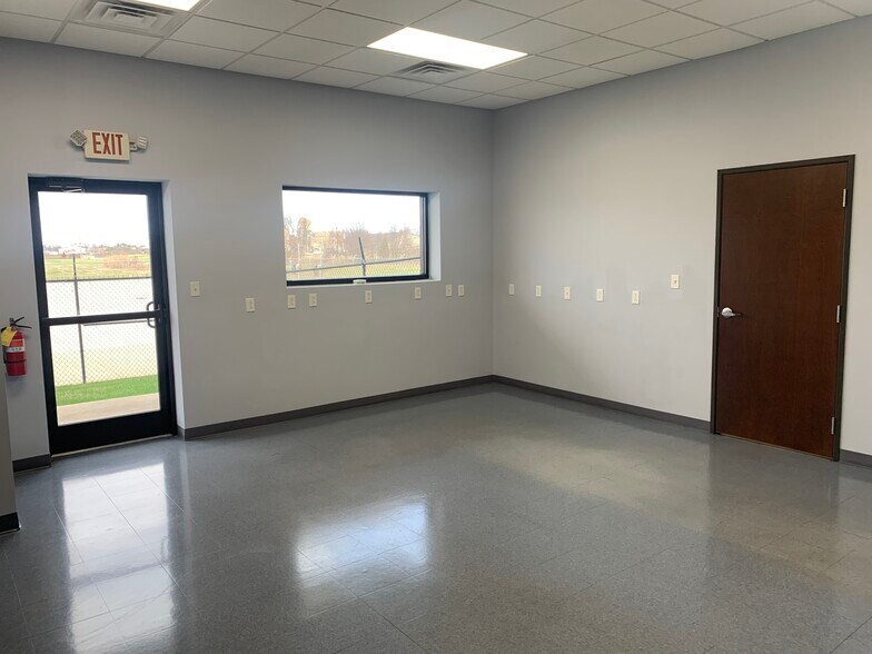 1241 Metro Ave, Evansville, IN à louer - Photo de l’immeuble – Image 2 sur 6