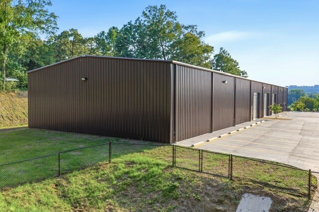 300 Midridge Ln, Pelham, AL à louer - Photo de l’immeuble – Image 2 sur 20