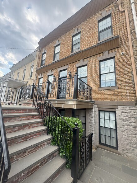 48 S Bleeker St, Mount Vernon, NY à vendre - Photo de l’immeuble – Image 2 sur 7
