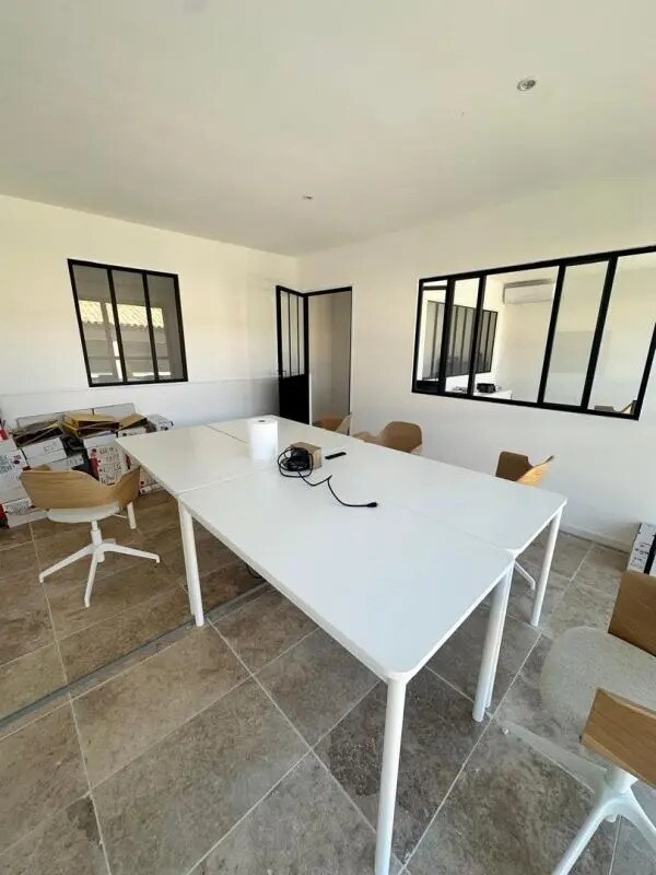 Bureau dans Sainte-Maxime à louer Photo de l’immeuble– Image 1 sur 5