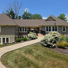 840 Rothrock Road, Fairlawn, OH à louer Photo de l’immeuble– Image 2 sur 5