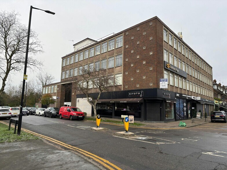 Mount Pleasant Rd, Barnet à louer - Photo de l’immeuble – Image 3 sur 39