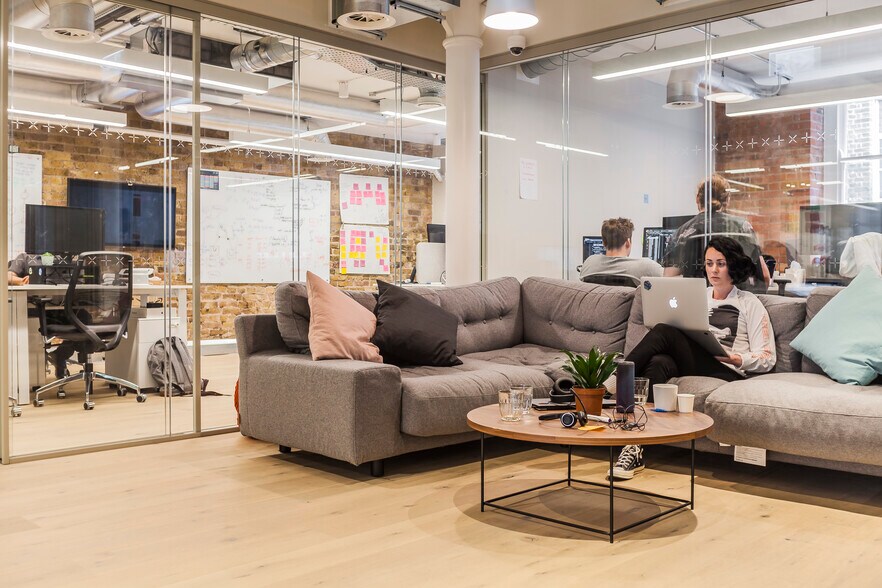 9 Dallington St, Londres à louer - Photo de l’immeuble – Image 2 sur 4