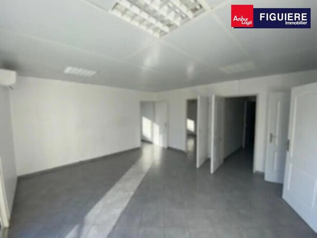 Plus de détails pour Bureau à vendre