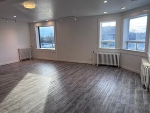 17 Av De La Baie-De-Valois, Pointe-claire, QC à louer Photo intérieure– Image 2 sur 9