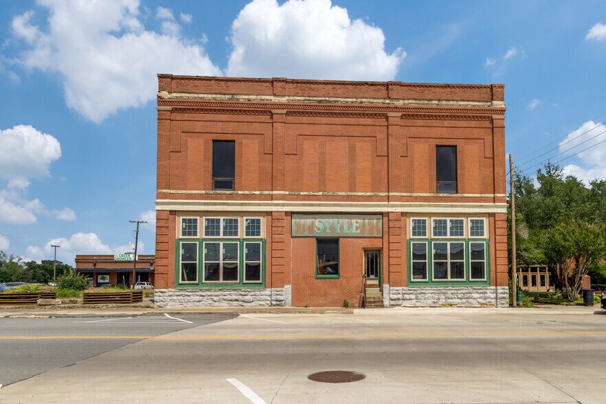 114 N Houston Ave, Denison, TX à vendre - Photo de l’immeuble – Image 2 sur 18