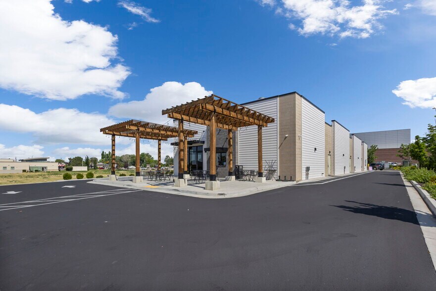 1863 W 700 S, Syracuse, UT à vendre - Photo de l’immeuble – Image 2 sur 22