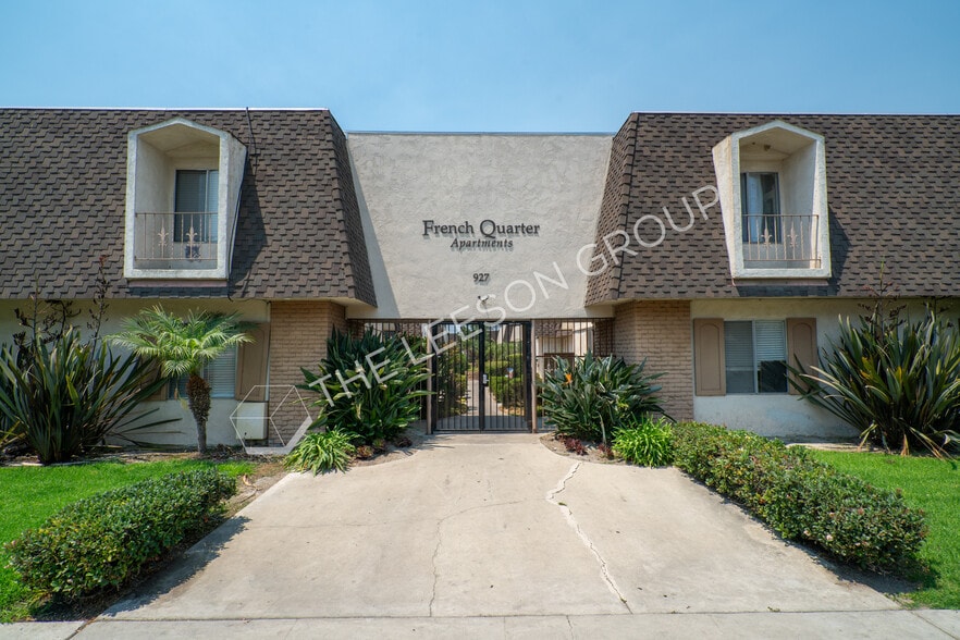 927 S Webster Ave, Anaheim, CA à vendre - Photo de l’immeuble – Image 3 sur 17