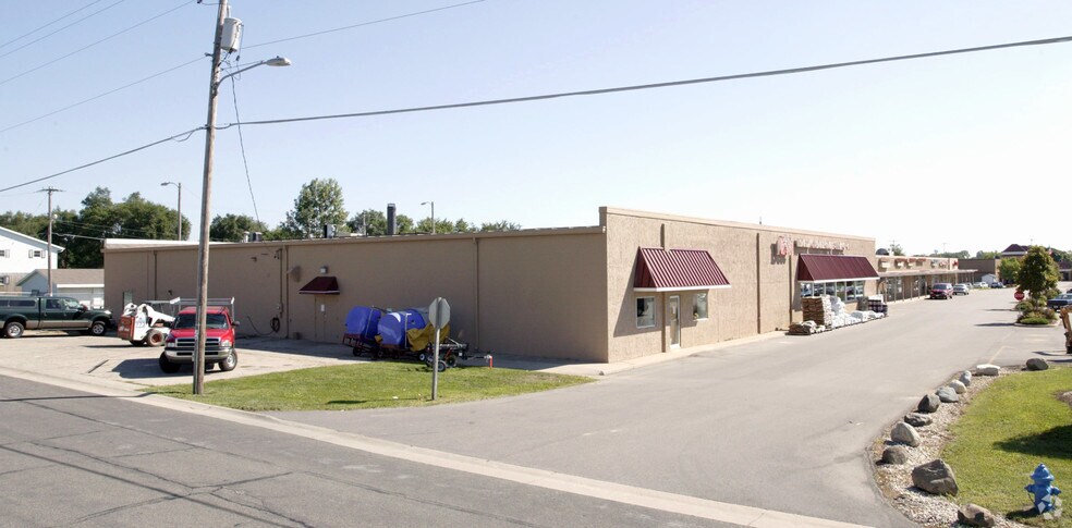 3266-3288 Main St, East Troy, WI à vendre - Photo de l’immeuble – Image 3 sur 11