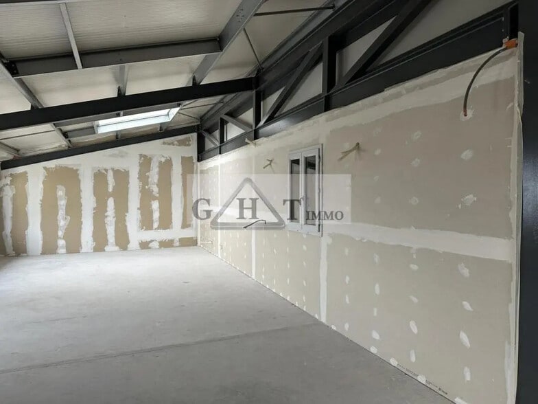 Industriel/Logistique dans Montfermeil à louer - Photo intérieure – Image 3 sur 4