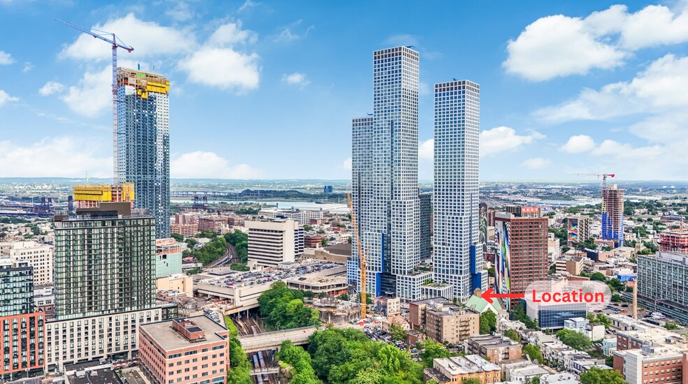 615 Pavonia Ave, Jersey City, NJ à louer - Photo de l’immeuble – Image 2 sur 8