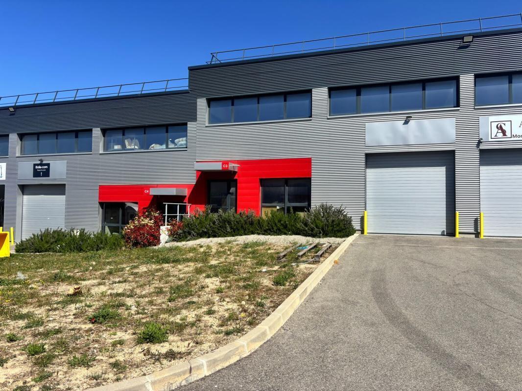 Local d’activités dans Gignac-la-Nerthe à louer Photo de l’immeuble– Image 1 sur 12
