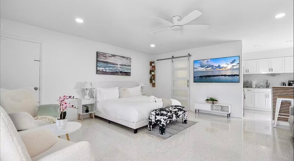333 Palm St, Hollywood, FL à vendre - Photo de l’immeuble – Image 2 sur 52