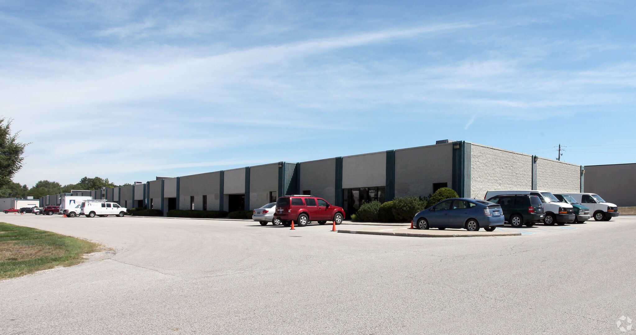 1811 Executive Dr, Indianapolis, IN à louer Photo de l’immeuble– Image 1 sur 5