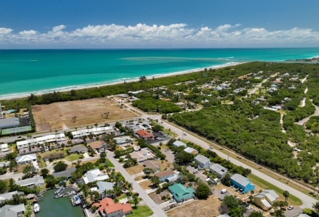 1000 Shorewinds Dr, Hutchinson Island, FL à vendre - Photo de l’immeuble – Image 3 sur 26